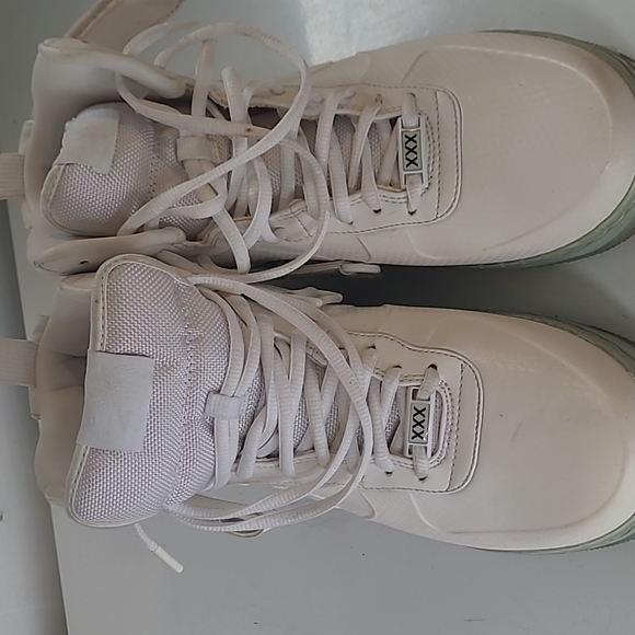 Air Force 1 - Picture 2 of 8